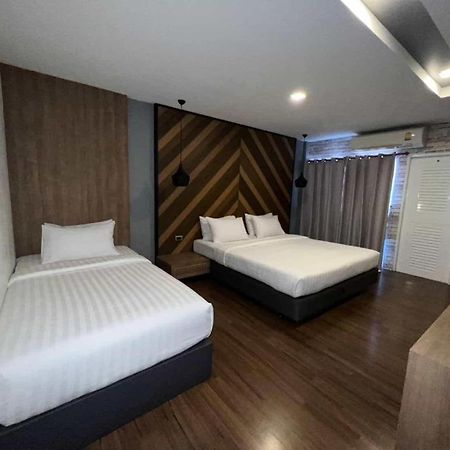 The Circle Hotel Buriram Extérieur photo