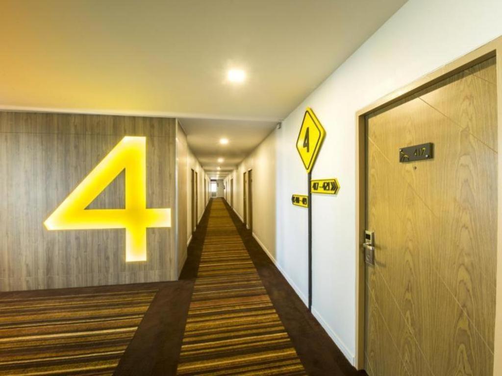 The Circle Hotel Buriram Extérieur photo