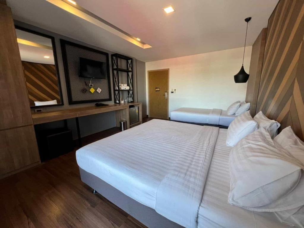The Circle Hotel Buriram Extérieur photo