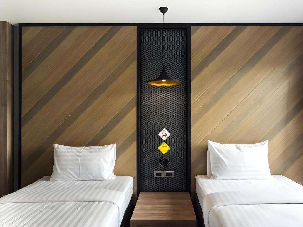 The Circle Hotel Buriram Extérieur photo