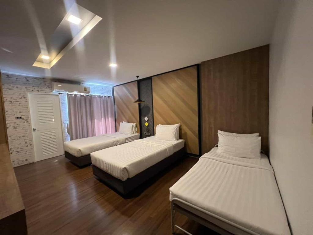 The Circle Hotel Buriram Extérieur photo