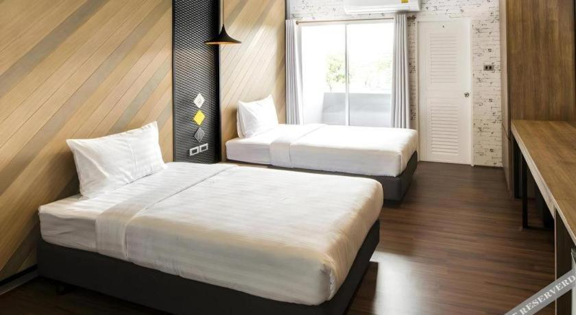The Circle Hotel Buriram Extérieur photo