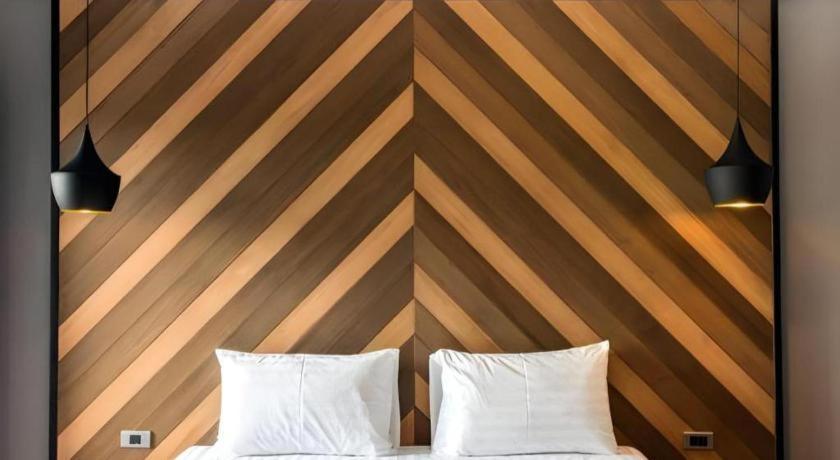 The Circle Hotel Buriram Extérieur photo