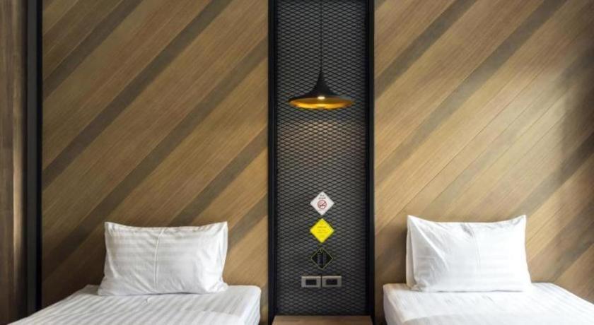 The Circle Hotel Buriram Extérieur photo